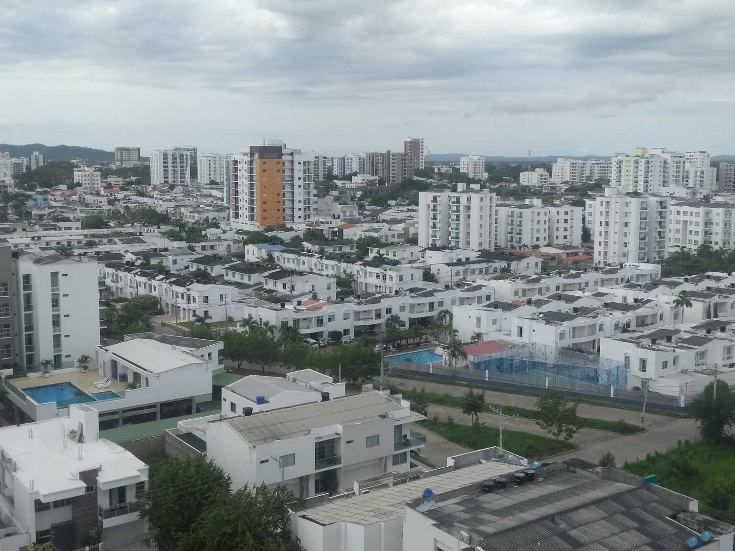 Instalación de baterías a UPS en Montería.
